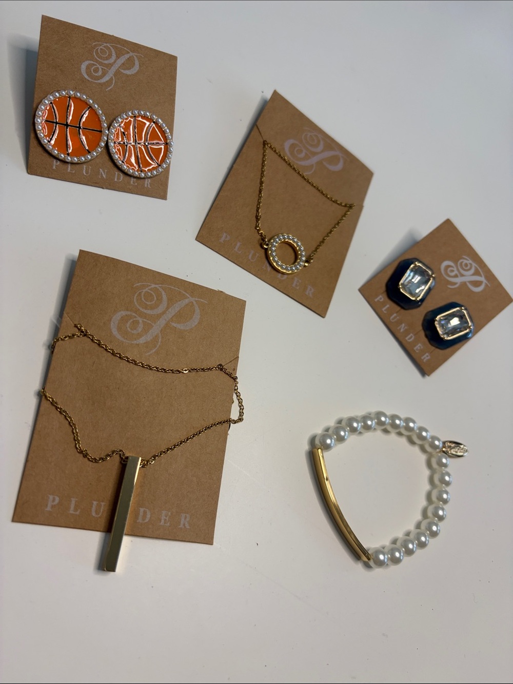 PLUNDER BUNDLE Mixed Jewelry 2 Earrings 2 Necklaces 1 bracelet NEW NWT